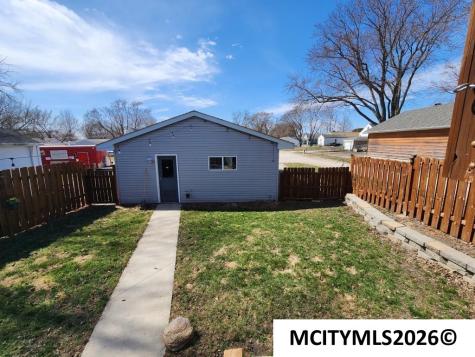 1026 N Polk Mason City IA 50401