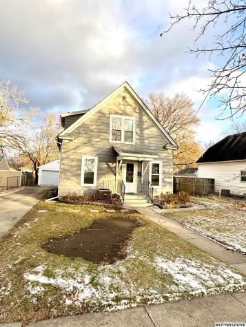 1523 N Quincy Mason City IA 50401