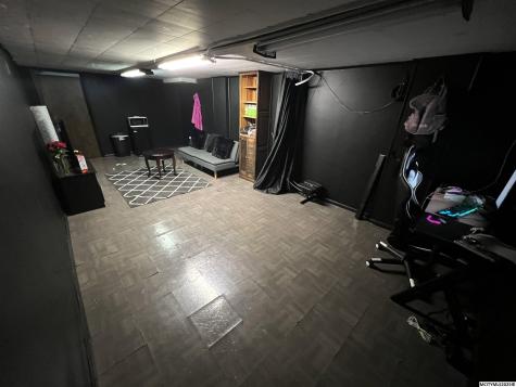 309 Danbury Drive Charles City IA 50616