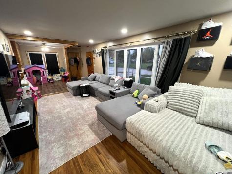 309 Danbury Drive Charles City IA 50616