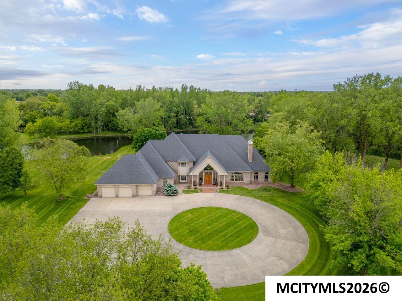 1881 12th NE Mason City IA 50401