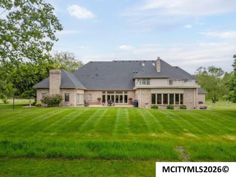 1881 12th NE Mason City IA 50401
