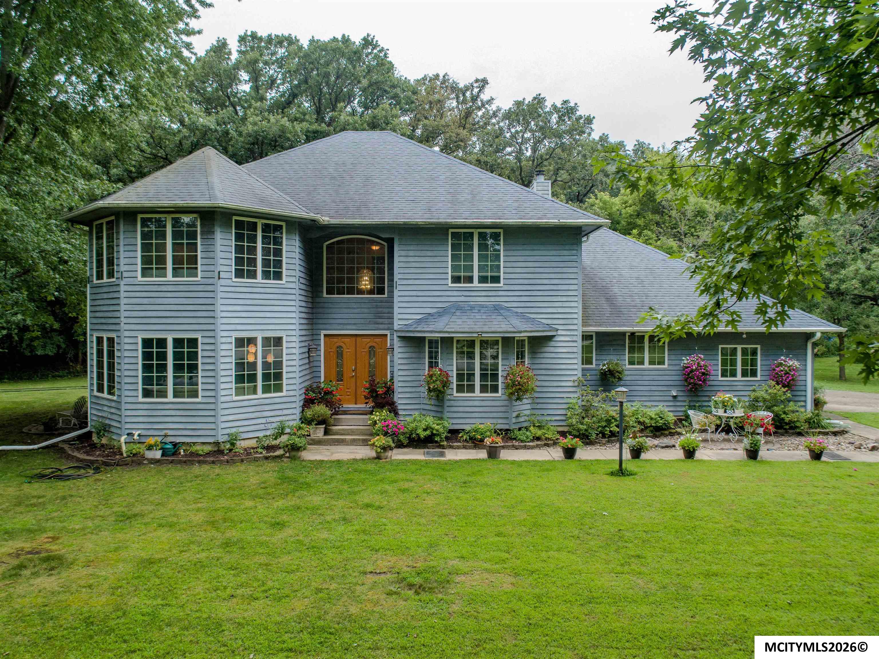 1 Twin Oak Lane Mason City IA 50401