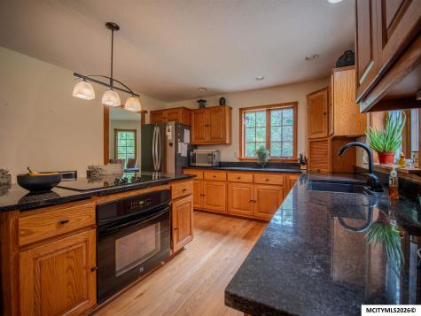 1 Twin Oak Lane Mason City IA 50401
