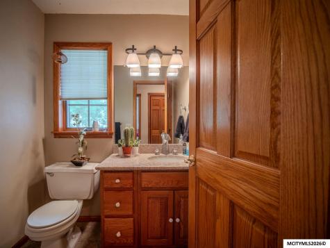 1 Twin Oak Lane Mason City IA 50401