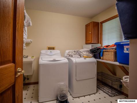 1 Twin Oak Lane Mason City IA 50401