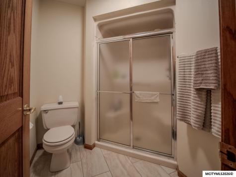 1 Twin Oak Lane Mason City IA 50401