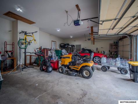 1 Twin Oak Lane Mason City IA 50401