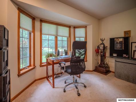 1 Twin Oak Lane Mason City IA 50401