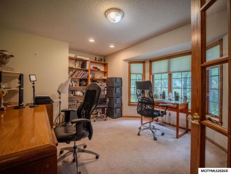1 Twin Oak Lane Mason City IA 50401