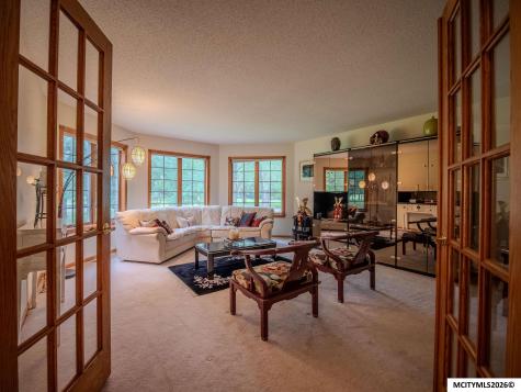 1 Twin Oak Lane Mason City IA 50401