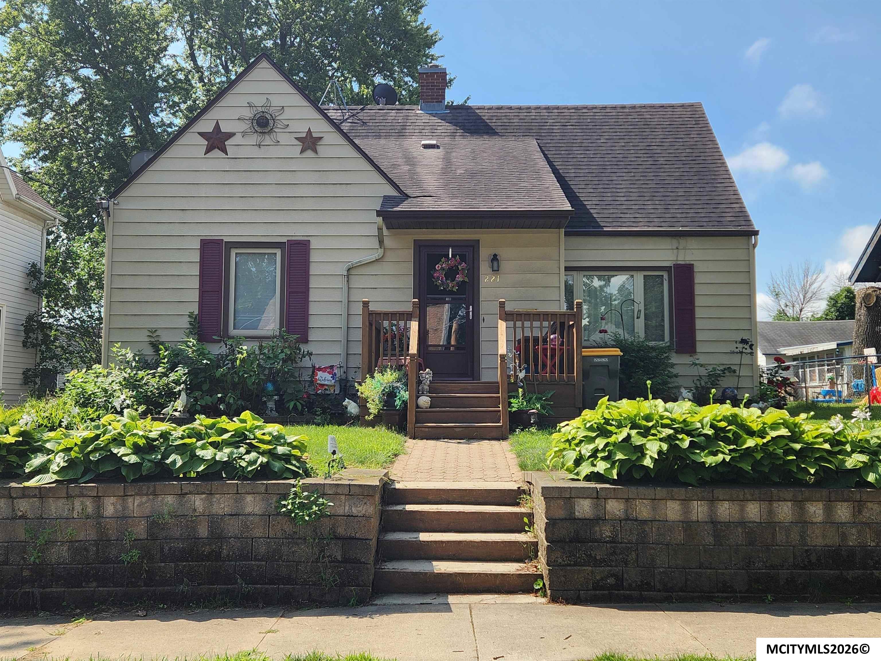 221 14th SE Mason City IA 50401