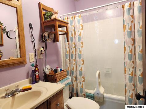 221 14th SE Mason City IA 50401