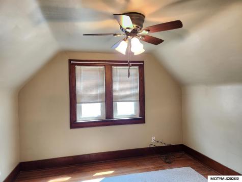 221 14th SE Mason City IA 50401
