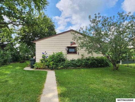221 14th SE Mason City IA 50401