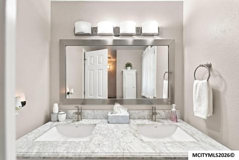 610 S Monroe Court Mason City IA 50401