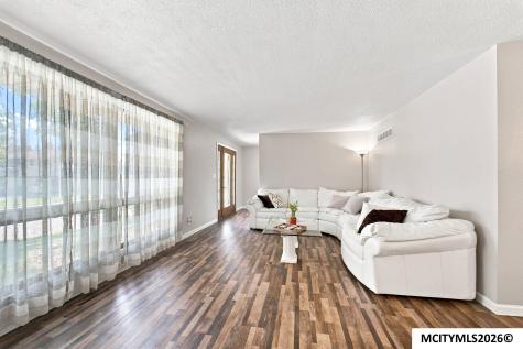 610 S Monroe Court Mason City IA 50401