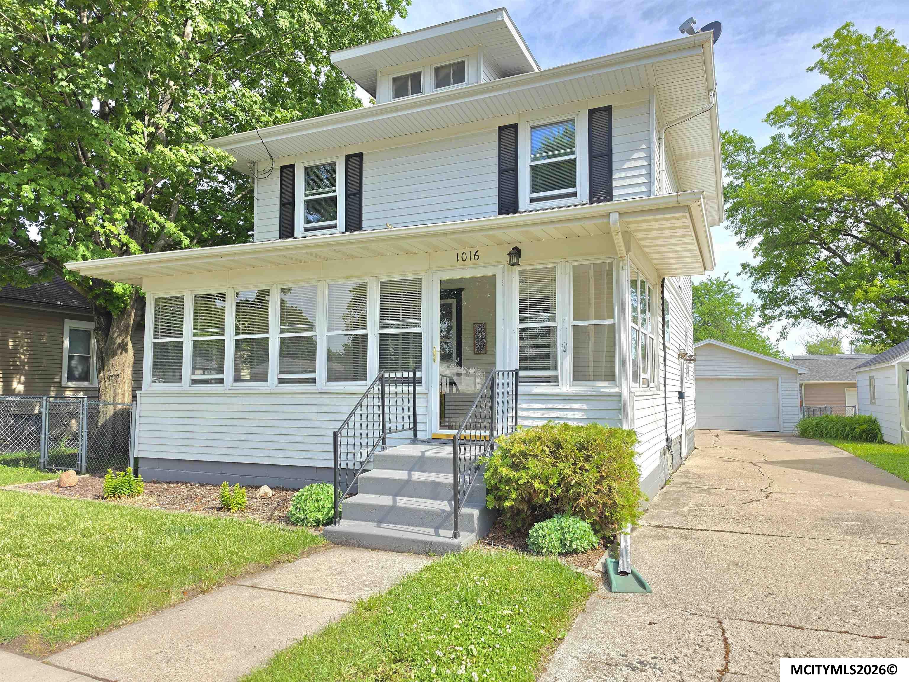 1016 E State Street Mason City IA 50401