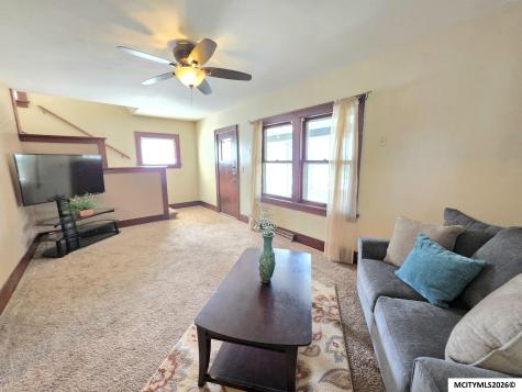 1016 E State Street Mason City IA 50401