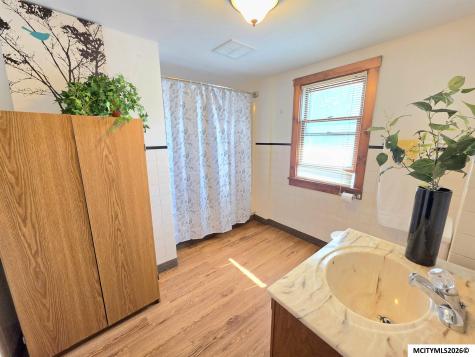 1016 E State Street Mason City IA 50401