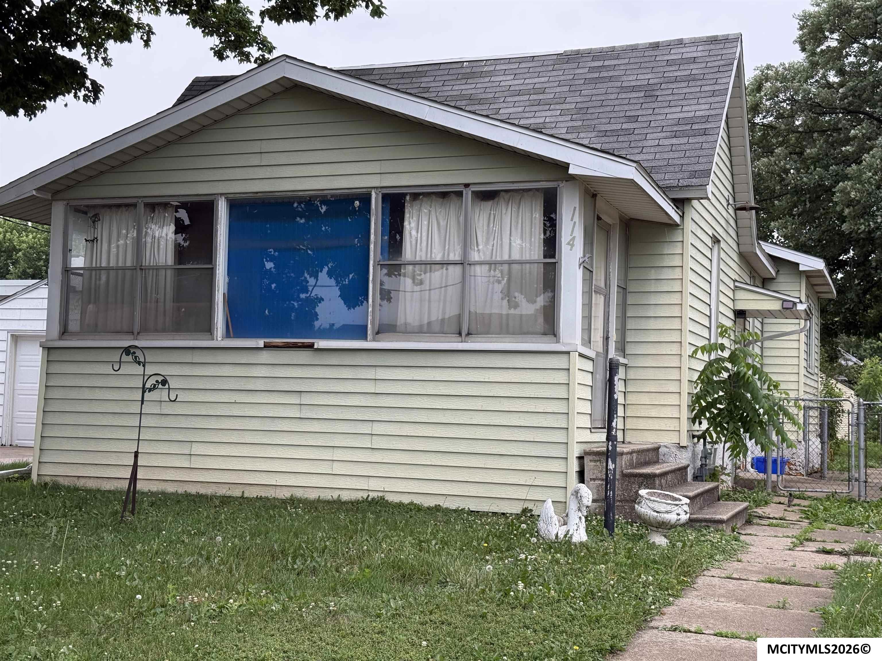 114 27th SW Mason City IA 50401
