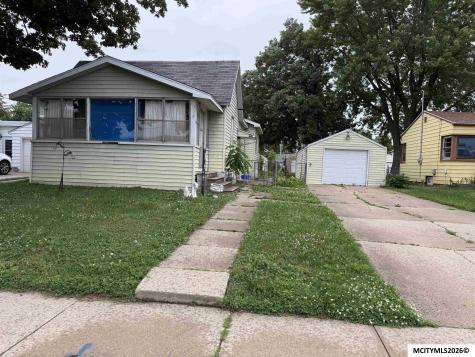 114 27th SW Mason City IA 50401