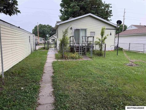 114 27th SW Mason City IA 50401