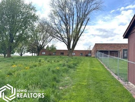 1906 90th Avenue Algona IA 50511