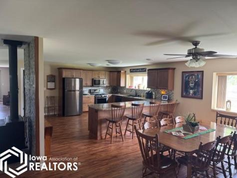 1906 90th Avenue Algona IA 50511