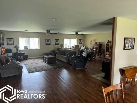 1906 90th Avenue Algona IA 50511