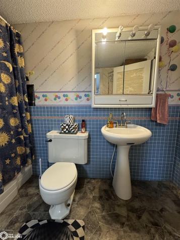 518 27th Avenue S Clear Lake IA 50428-0000