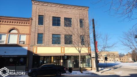 122-124 N Federal Avenue Mason City IA 50401