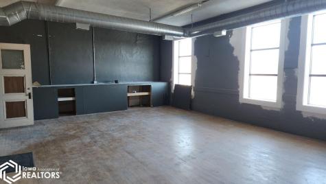 122-124 N Federal Avenue Mason City IA 50401