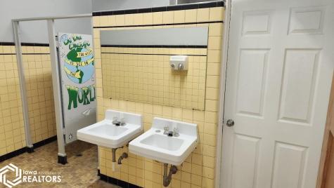 122-124 N Federal Avenue Mason City IA 50401