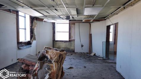 122-124 N Federal Avenue Mason City IA 50401