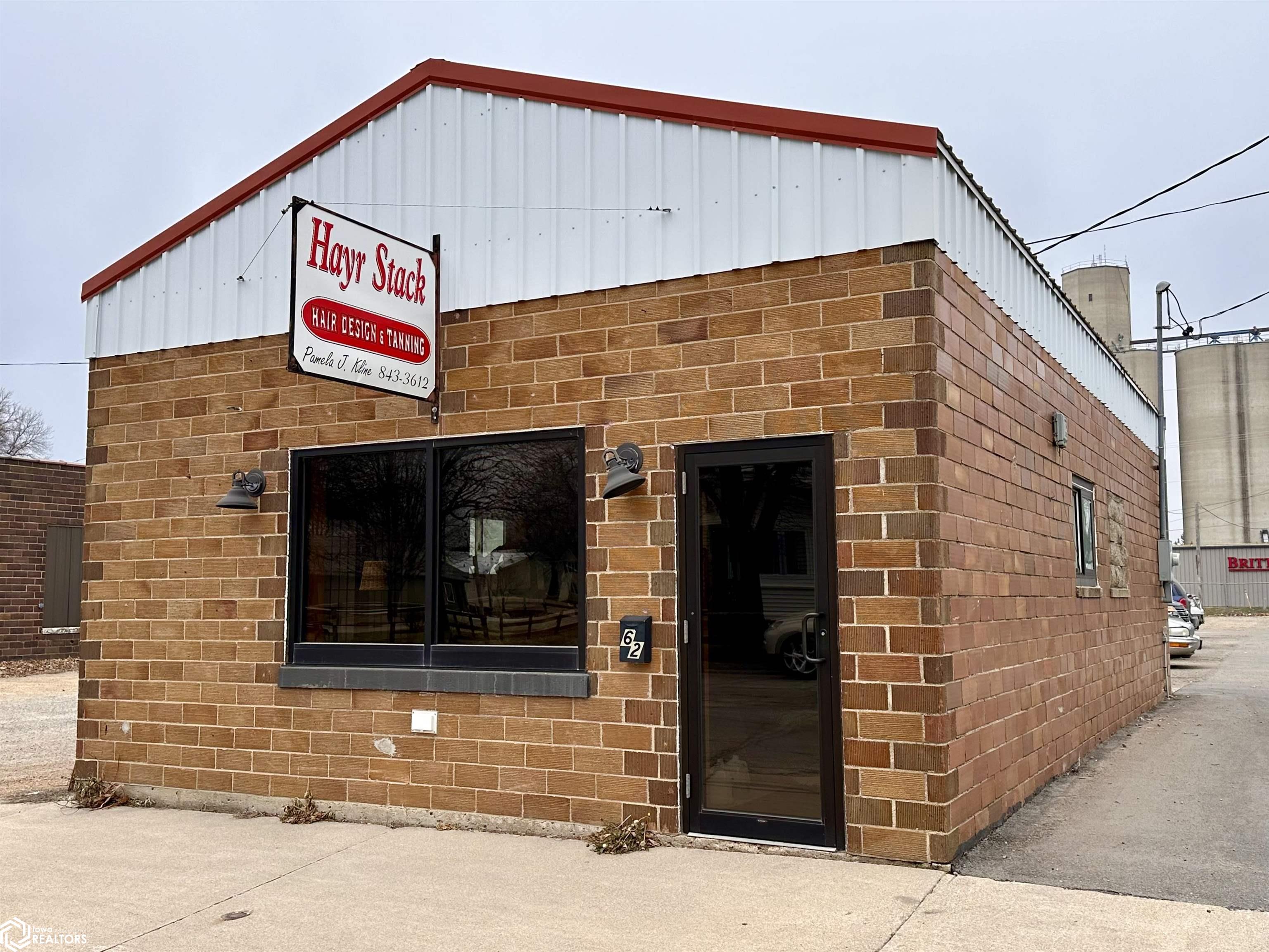 62 1st Street NW Britt IA 50423