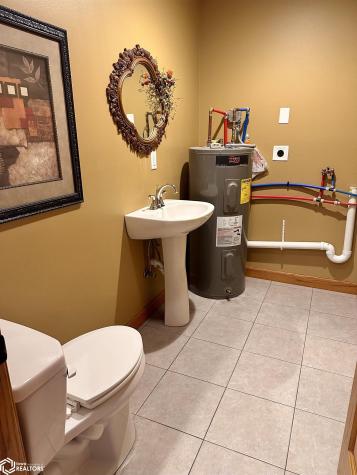 62 1st Street NW Britt IA 50423