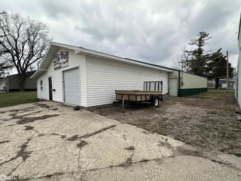 162 2nd Street NE Britt IA 50423