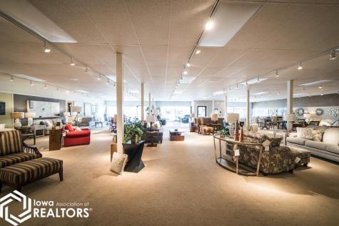 418 Main Clear Lake IA 50428