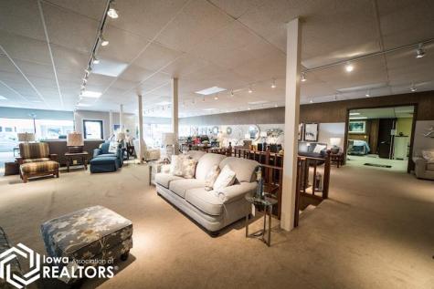 418 Main Clear Lake IA 50428