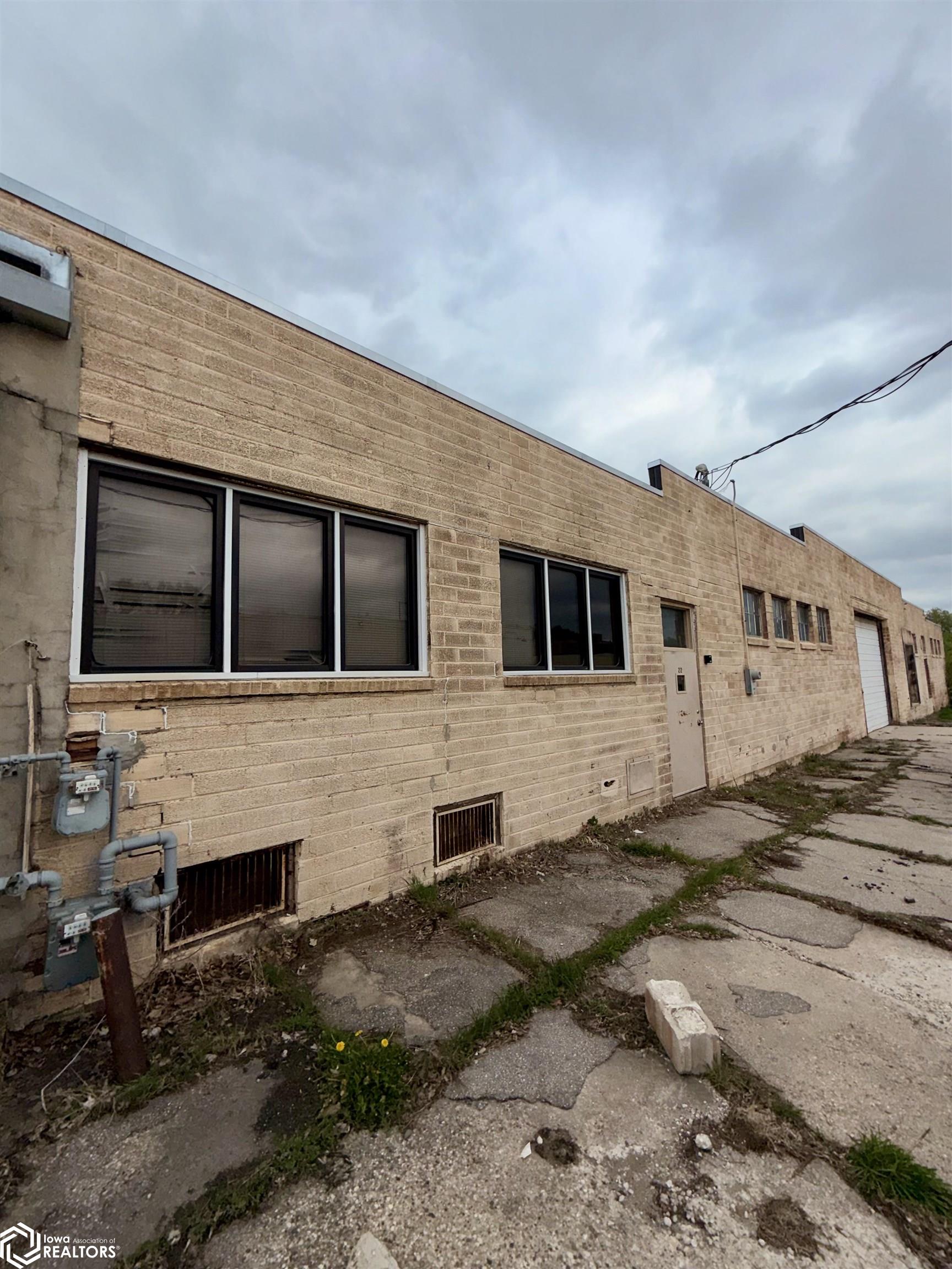 22 10th Street SW Mason City IA 50401