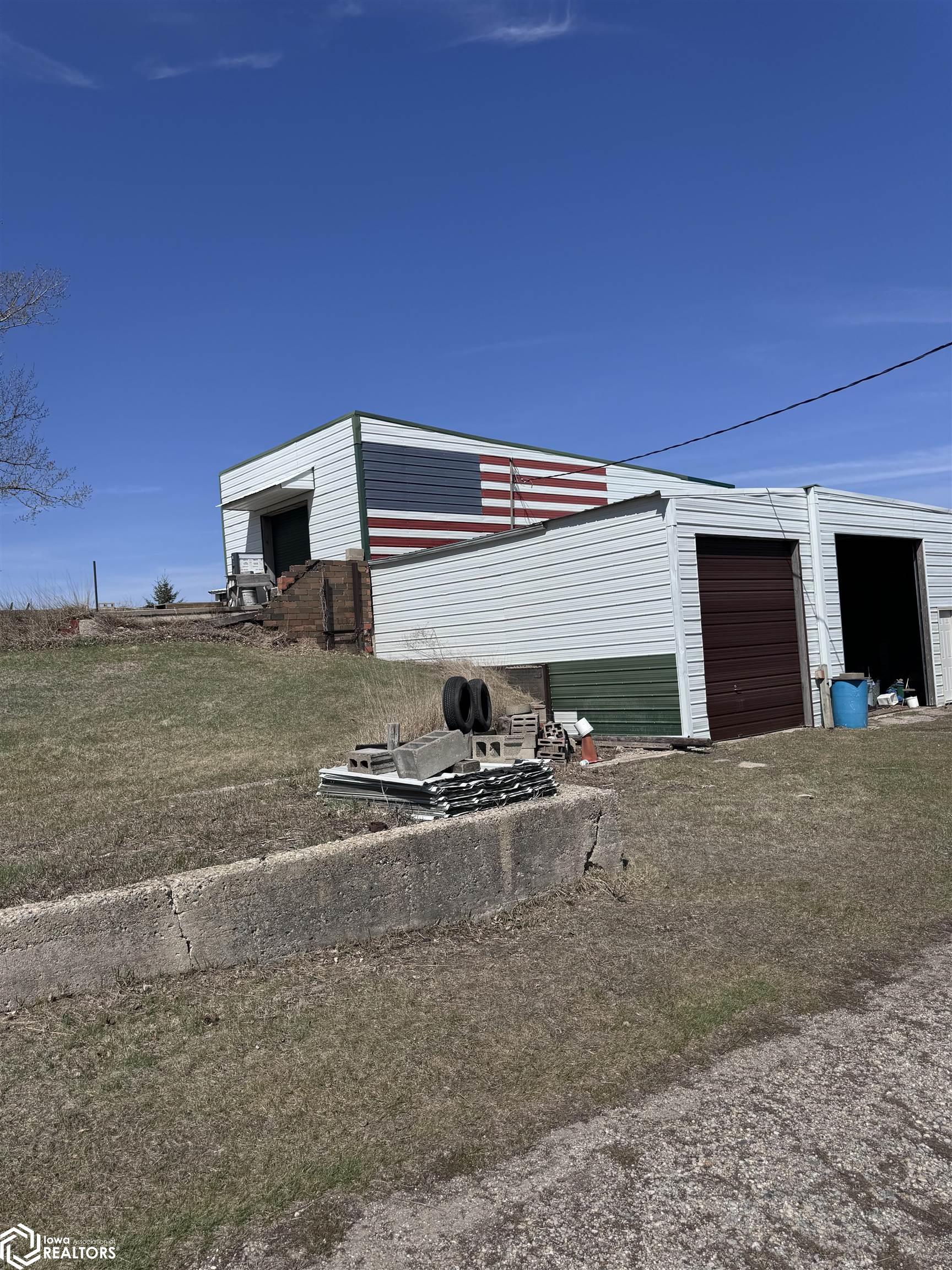 1030 Us 18 Britt IA 50423