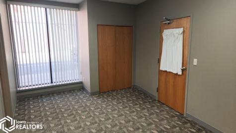 202 1st Street SE Mason City IA 50401