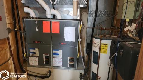 1408 & 1410 6th Street SW Mason City IA 50401