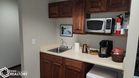 808 4th Street NE Hampton IA 50441