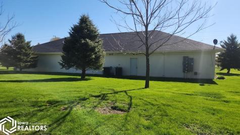 808 4th Street NE Hampton IA 50441