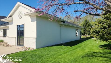 808 4th Street NE Hampton IA 50441