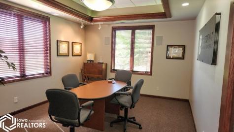 808 4th Street NE Hampton IA 50441