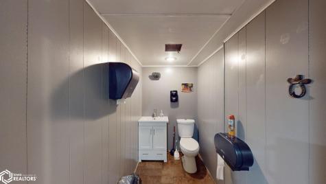 129 W Main Avenue Rockford IA 50468