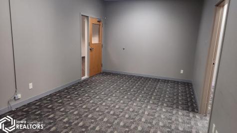 202 1st Street SE Mason City IA 50401